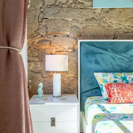 Charming Stone Wall Apt With Metro Ac In Central Porto דירה