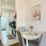 Modern Metro Ac Central Porto 2 Apartamento Porto