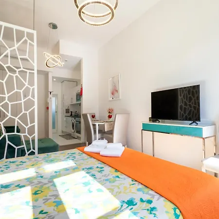 Cozy 2 Ac Near Metro Apartamento Porto