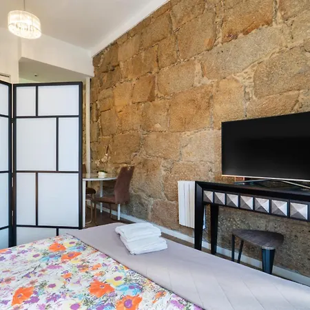 Charming Stone With Metro Ac In Oporto