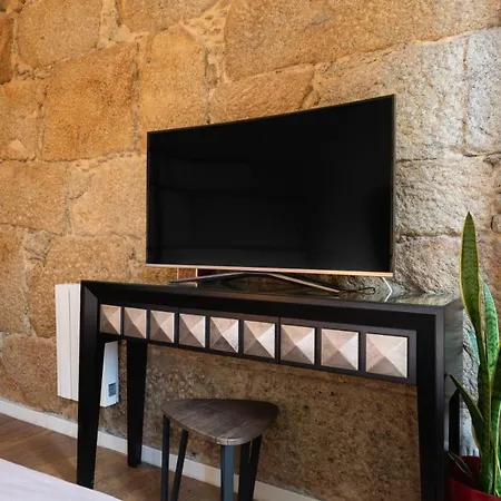Charming Stone With Metro Ac In 아파트 포르투