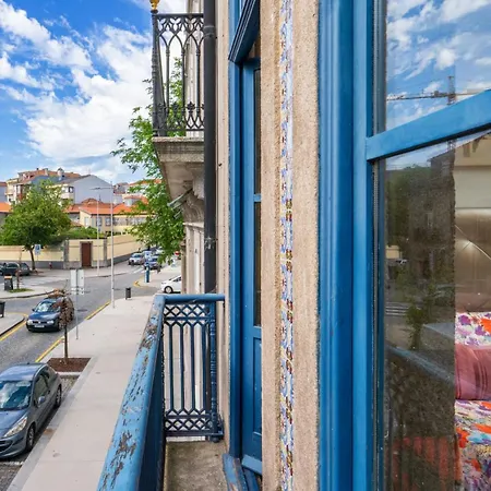Charming Stone With Metro Ac In