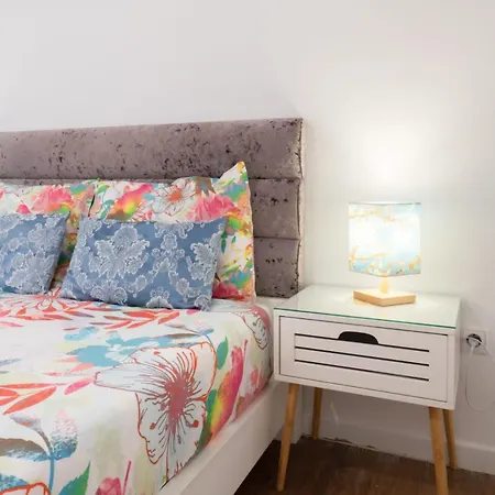 Charming Stone With Metro Ac In