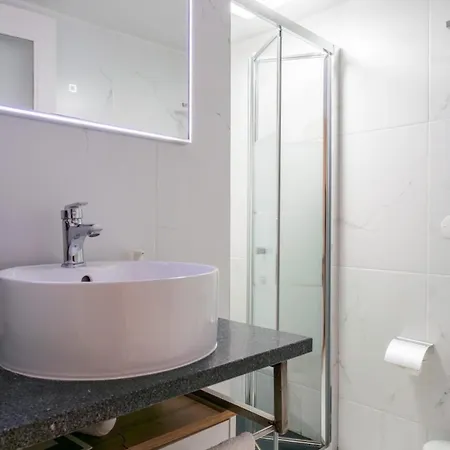 Appartamento Charming Stone With Metro Ac In