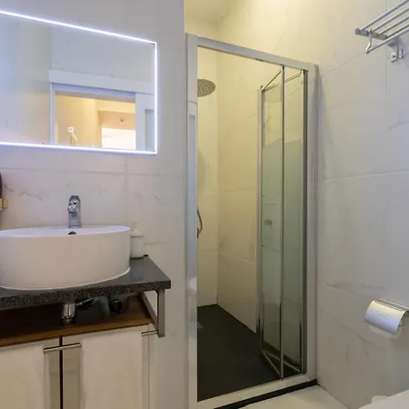 Charming Stone With Metro Ac In