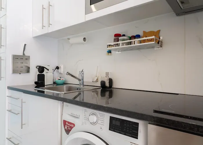 Cozy 2 Ac Near Metro * Porto