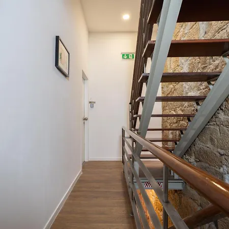 Charming Stone Wall Apt With Metro Ac In Central Porto Lejlighed *