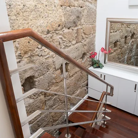 Charming Stone Wall Apt With Metro Ac In Central Porto Porto
