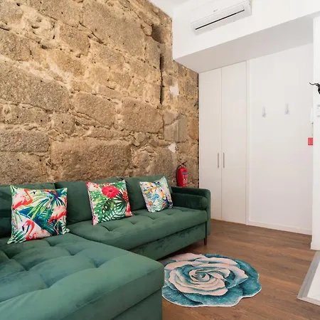 Lejlighed Charming Stone Wall Apt With Metro Ac In Central Porto *