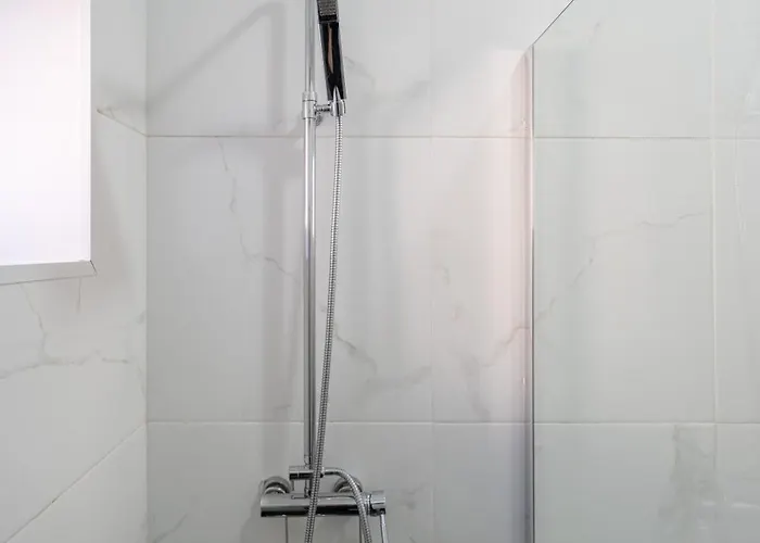 Cozy 2 Ac Near Metro