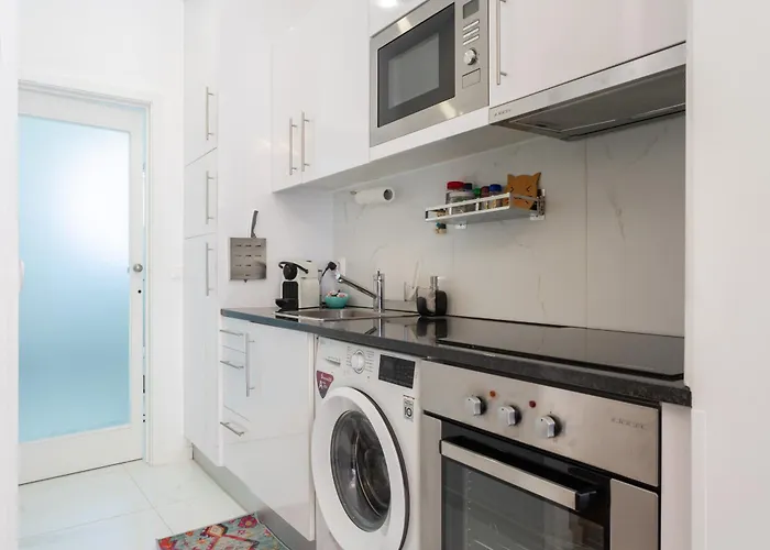 Cozy 2 Ac Near Metro Apartman *